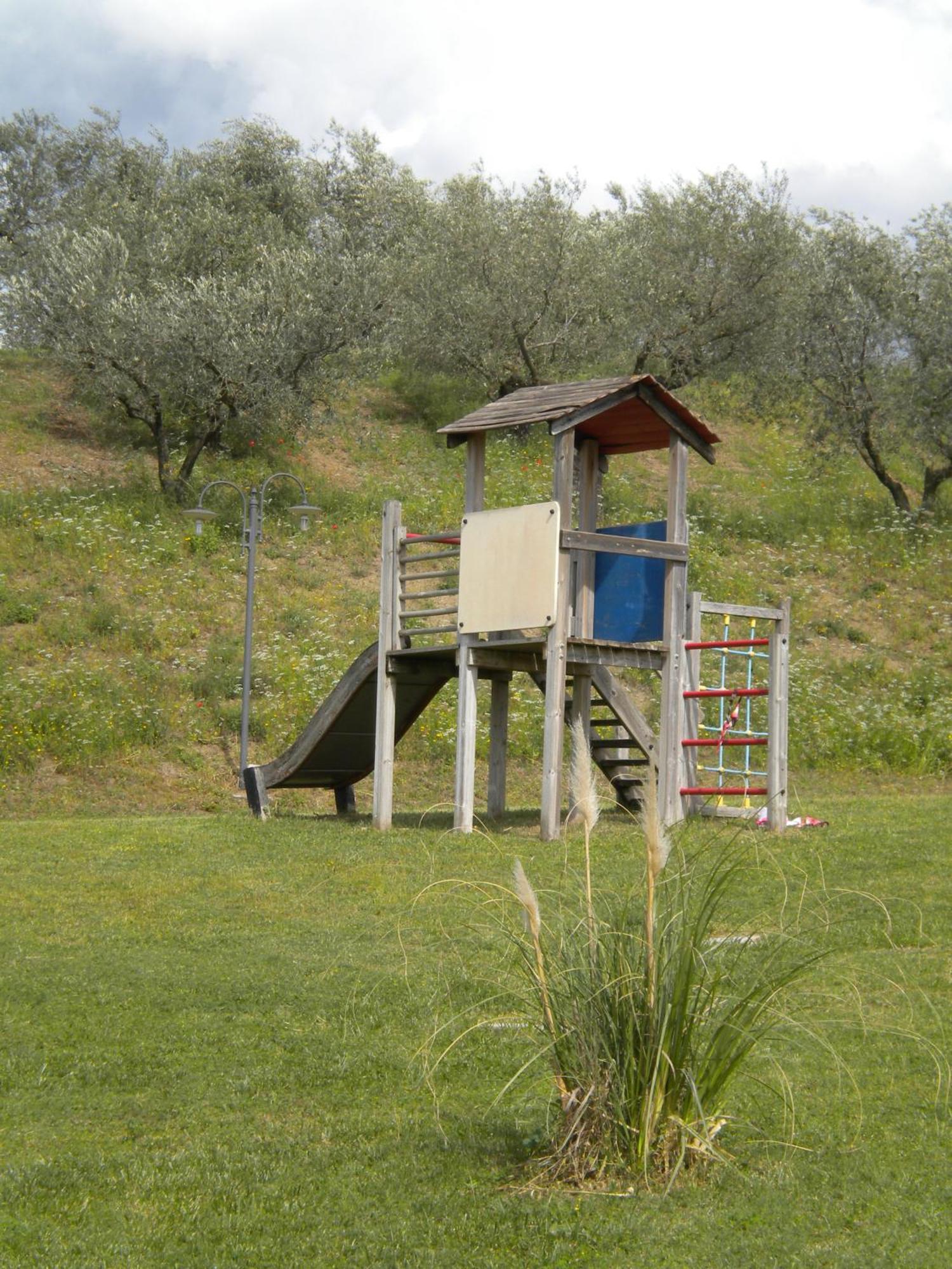 Il Poggio Delle Ginestre Vendégház Torgiano Kültér fotó